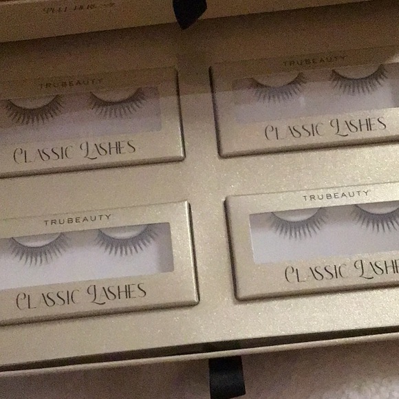 🎁 Idea 12 False Lashes Sets + Curler Scissors,Comb,Twizzers in Drawer Chest Set - Picture 4 of 6